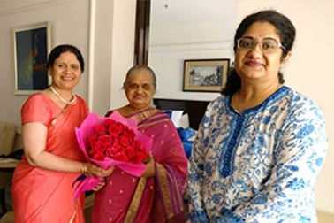 DG, NIC welcomes Mrs. Seshagiri and her daughter on Dr. N. Seshagiri Memorial Day, New Delhi